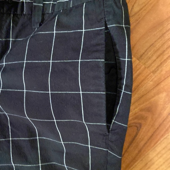 Tommy Hilfiger Bermuda Shorts - Picture 4 of 8